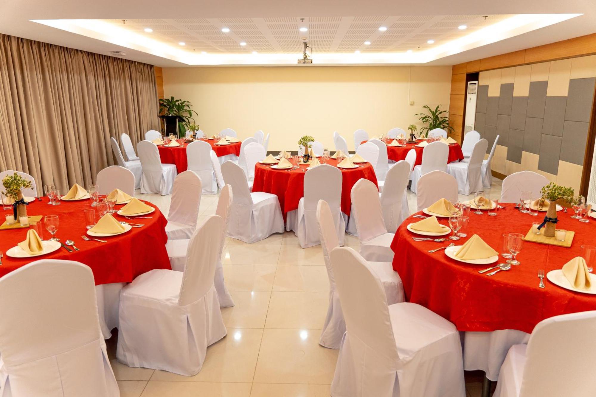 Dccco Hotel Dumaguete City Eksteriør bilde